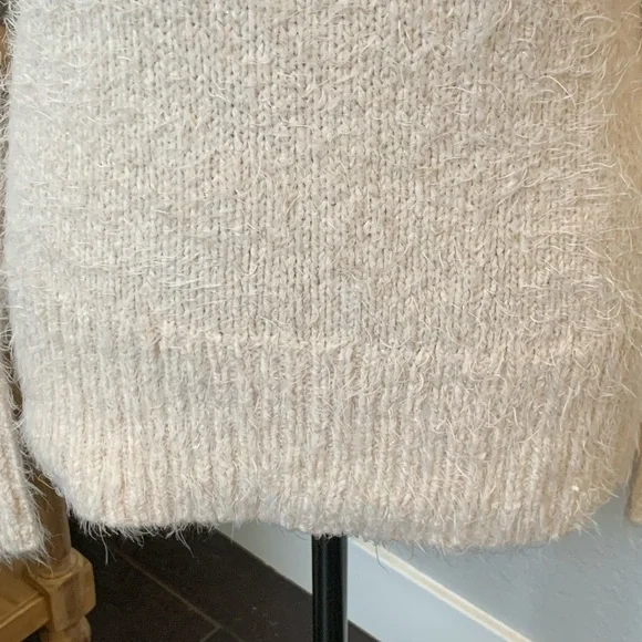 Abercrombie & Fitch Long Sleeve Sweater - Picture 3 of 8